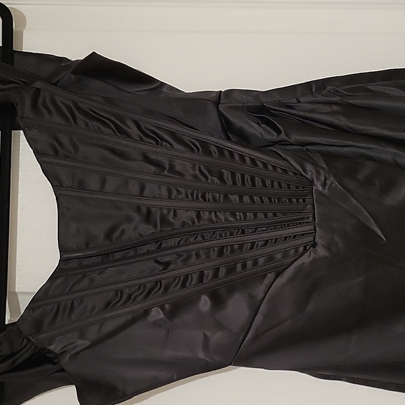 BLACK DRESS - Picture 3 of 4